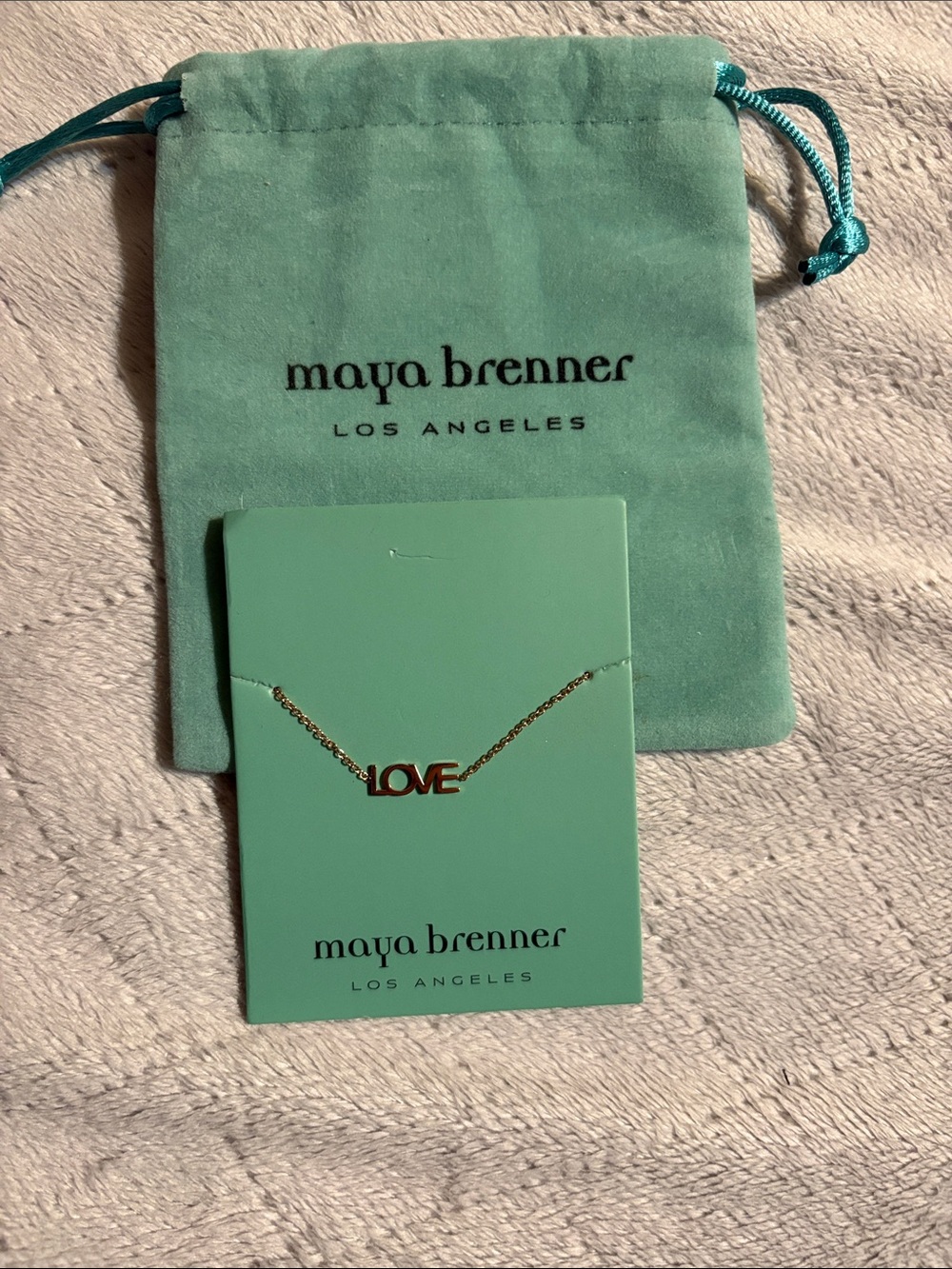 Maya Brenner Los Angeles dainty Love Bracelet in gold